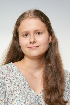 KRUMPÖCK_Julia.jpg  